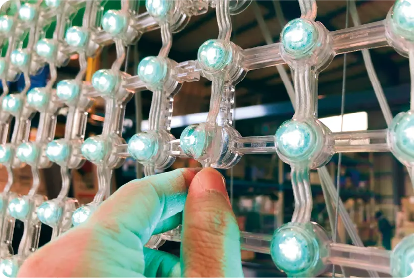 メッシュLEDビジョンの施工イメージ